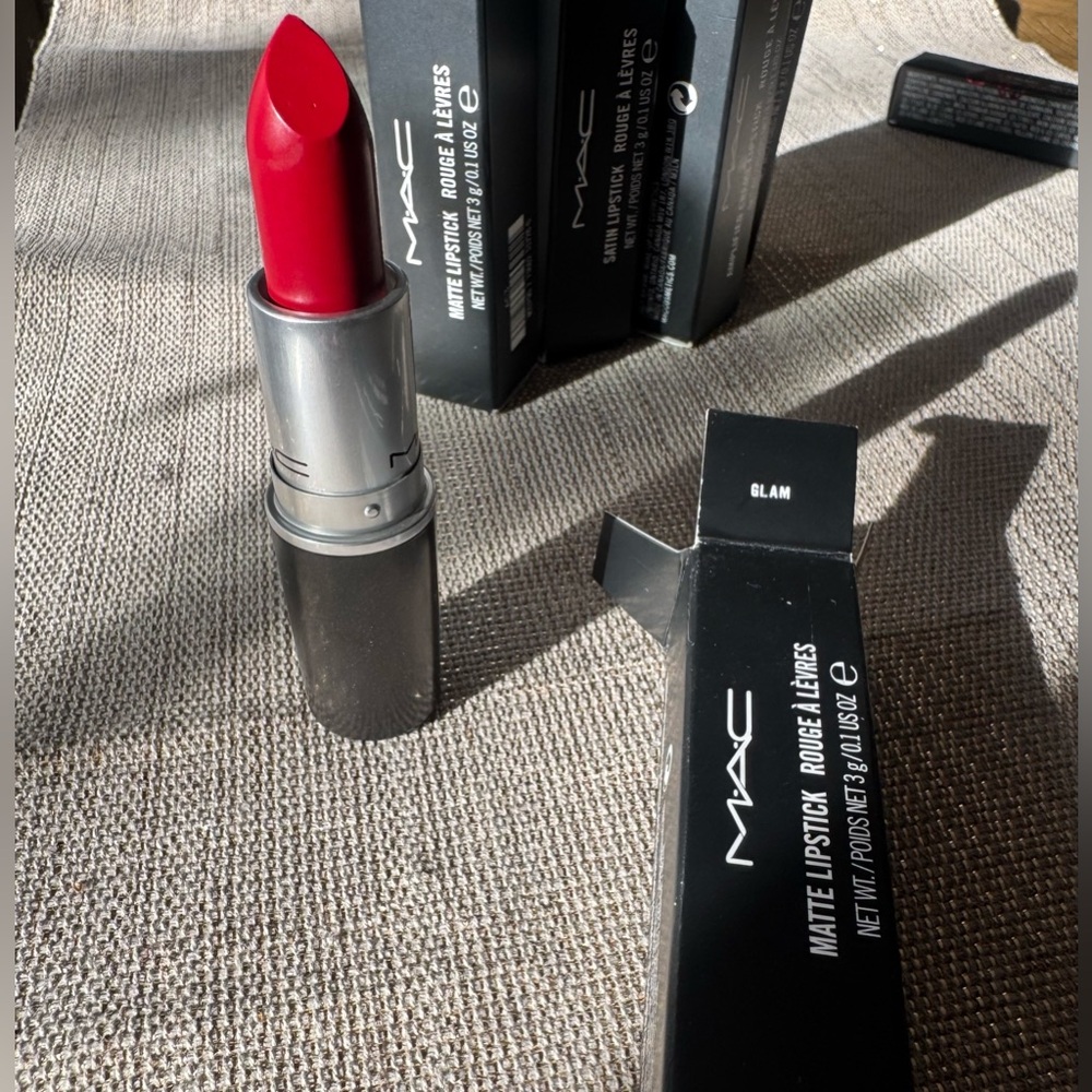 MAC “GLAM” Lipstick - Exclusive Release / ✨LIMITED EDITION✨ - Picture 4 of 8